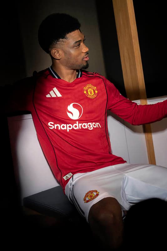 adidas 携手 Manchester United 发布 2025/26 赛季主场球衣