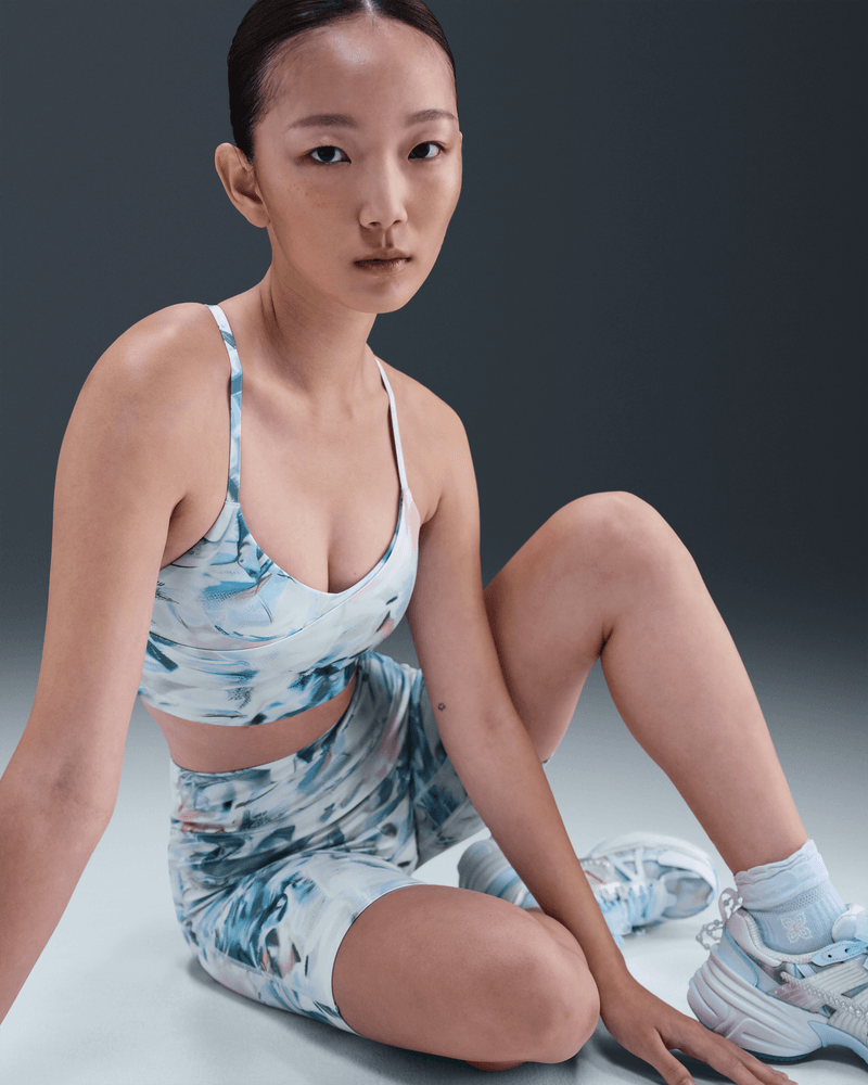 耐克携手 SUSAN FANG 合作女性艺术家系列，礼赞运动的自然之力