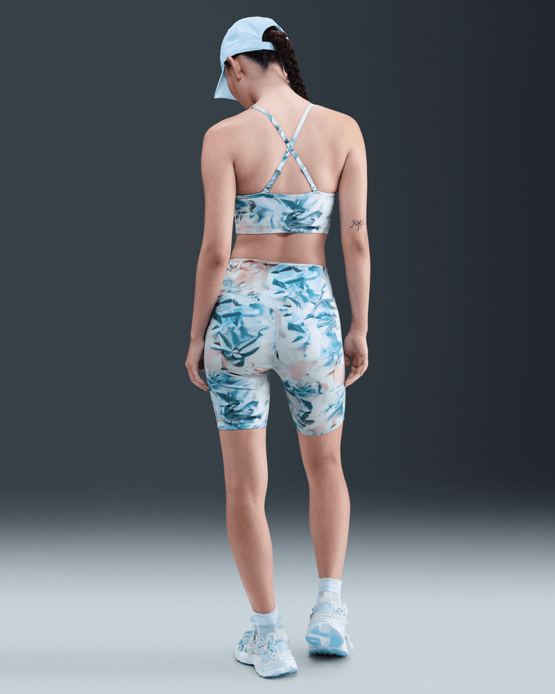 耐克携手 SUSAN FANG 合作女性艺术家系列，礼赞运动的自然之力