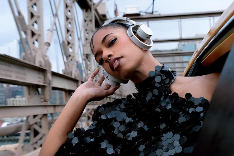 专访 SZA、Tyla 造型师 Sierra Rena：nwm ONE 耳机如何重塑我们与声音的连结