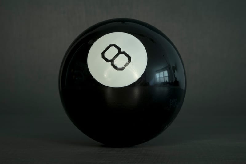 M. Night Shyamalan 宣佈聯手 Brad Falchuk 改編 Mattel「Magic 8 Ball」的超自然劇集