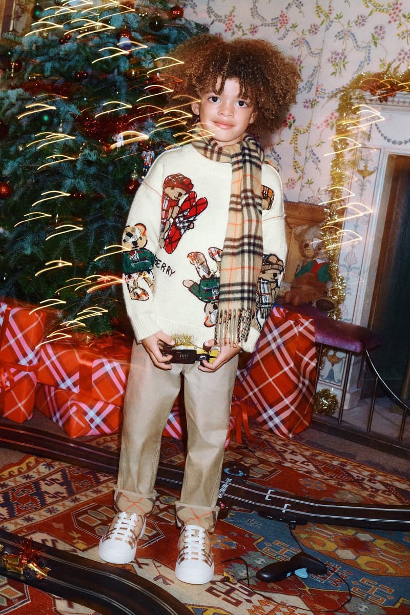 Burberry 呈献 2025 全新大片《佳节「骑」遇》