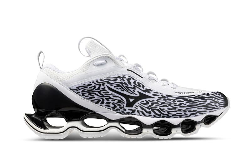 Mizuno Wave Prophecy 13.2「White/Black」官方实物曝光
