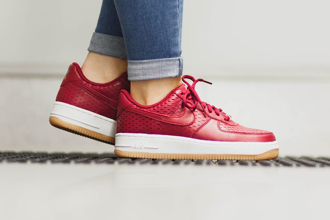 nike air force 1 07 noble red