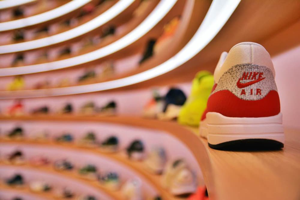 F atmos Womens Osaka Store