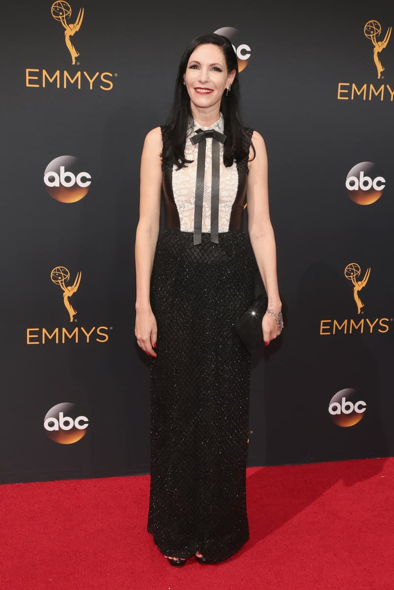 2016 emmy awards red carpet orphan black tatiana maslany game of thrones emilia clarke sophie turner