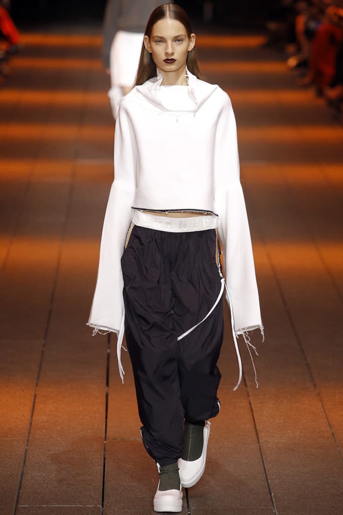 DKNY NYFW 2017 Spring Summer