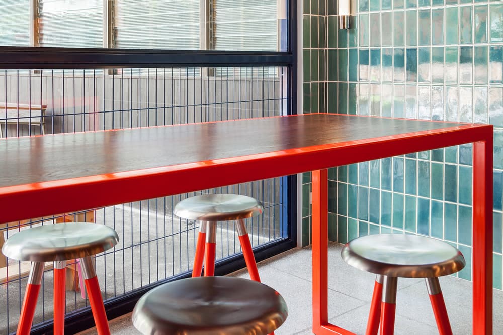 hong kong little bao bangkok thailand restaurant diner burgers interior design