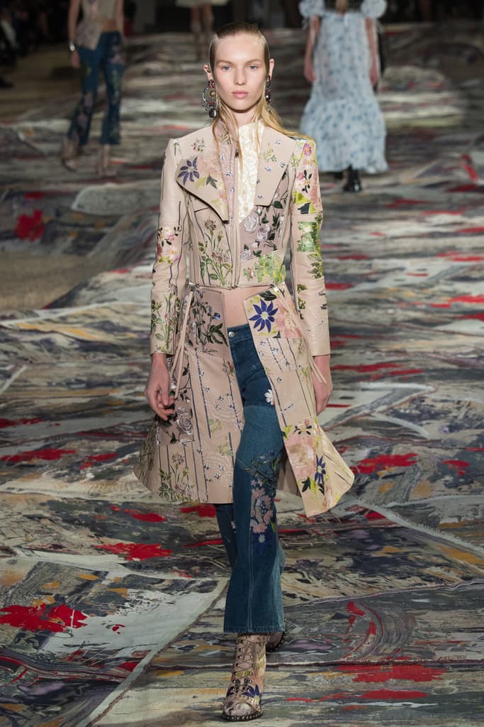 Alexander McQueen Paris Fashion Week 2017 Spring Summer