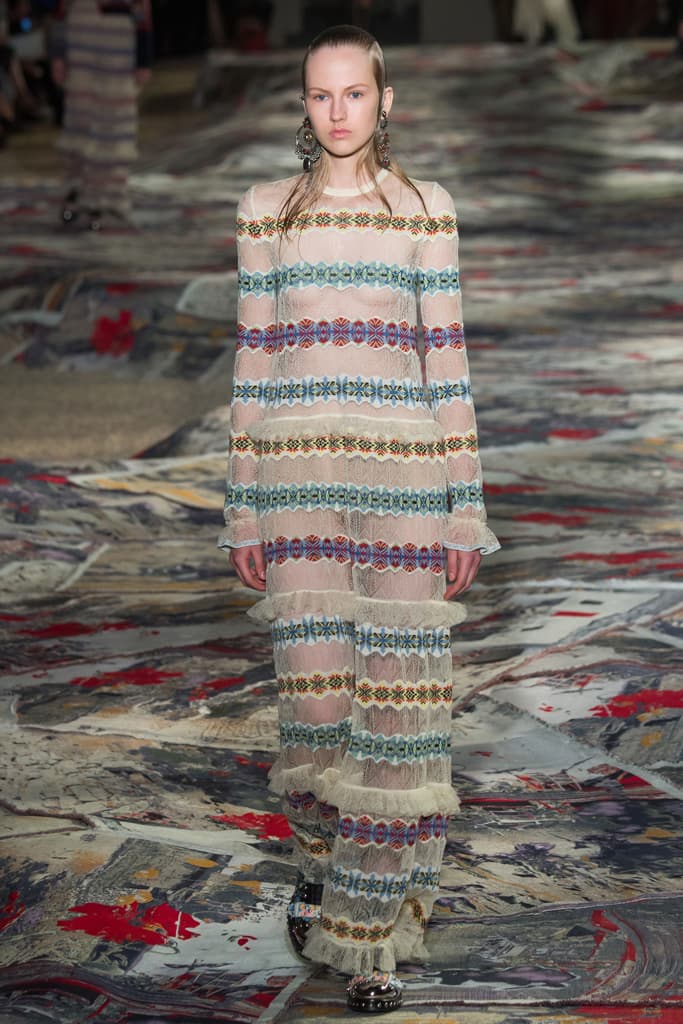 Alexander McQueen Paris Fashion Week 2017 Spring Summer