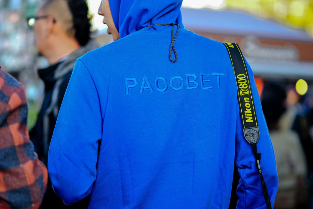 streetsnaps paris fashion week off white vetements a cold wall paccbet balenciaga burberry gucci