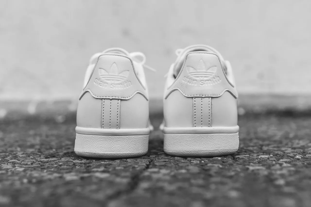 triple white stan smith mens