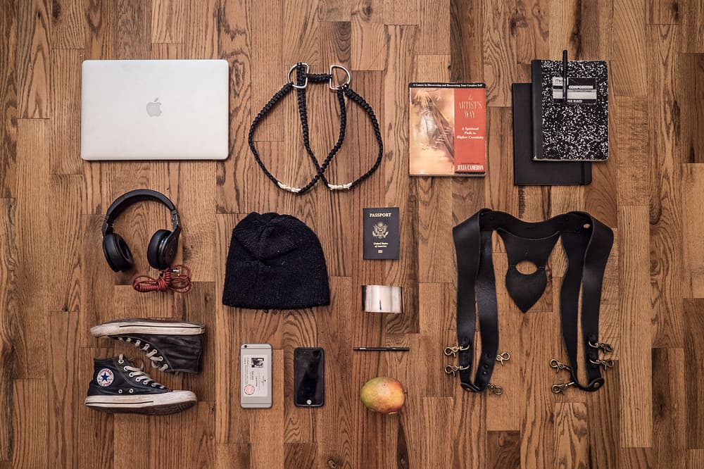 Essentials Moxie Raia Singer-Songwriter