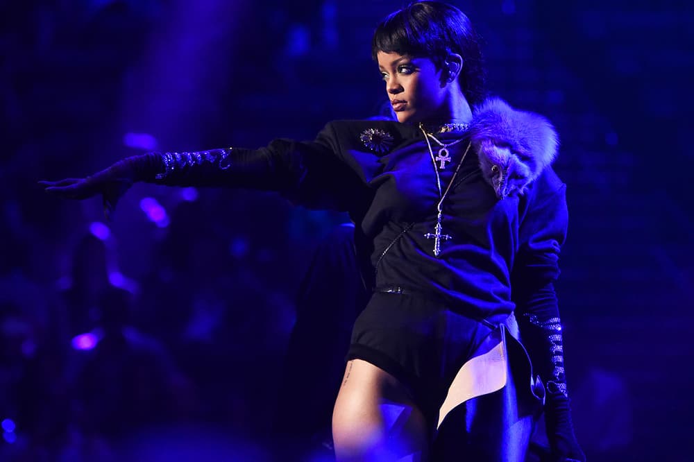 Rihanna Beyonce Ariana Grande 2016 American Music Awards AMAs