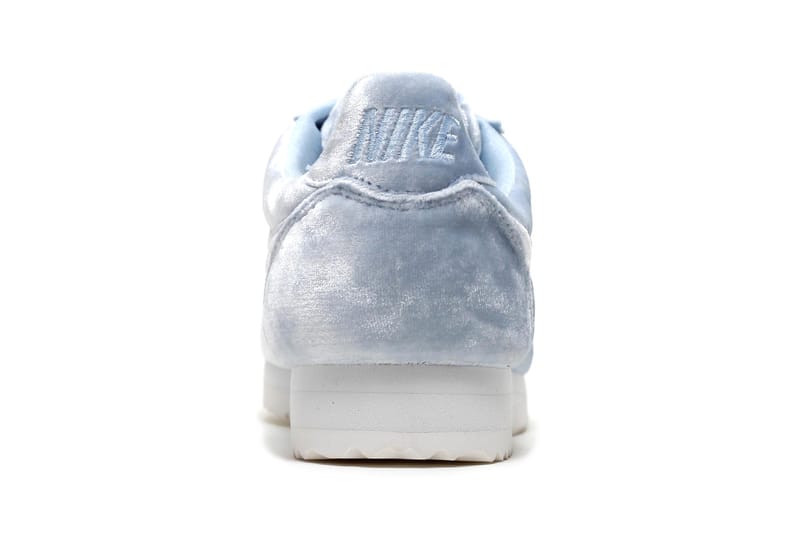 nike cortez velvet grise