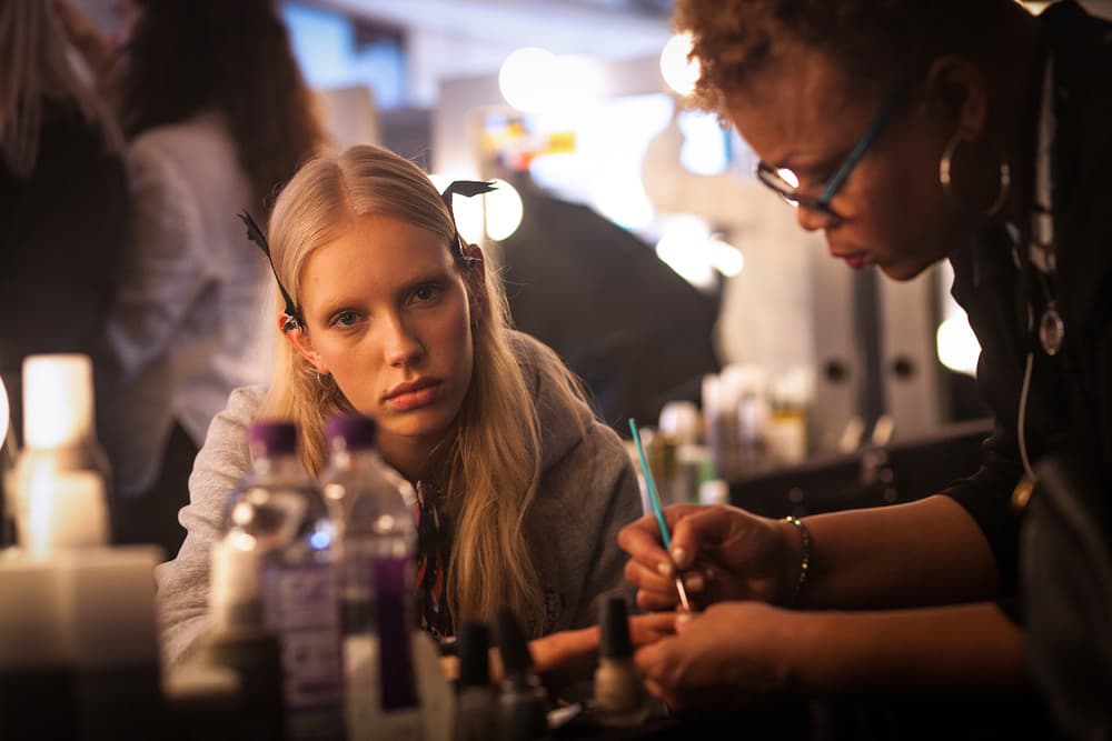 backstage bts gigi hadid tommy hilfiger tommyland bella