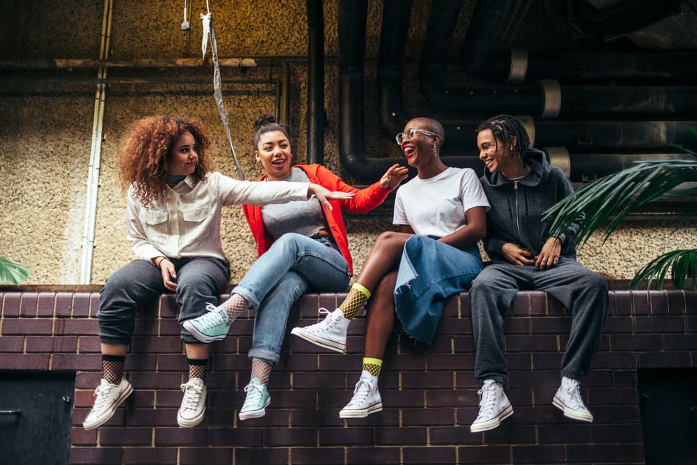 gal dem Converse Essentials