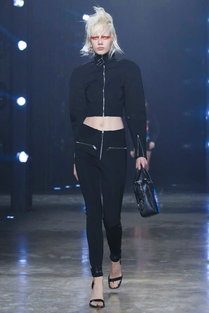 Versus Versace Bella Gigi Hadid 2017 Fall London