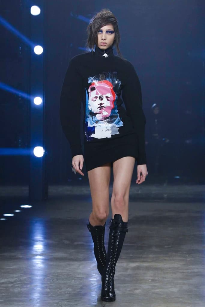 Versus Versace Bella Gigi Hadid 2017 Fall London