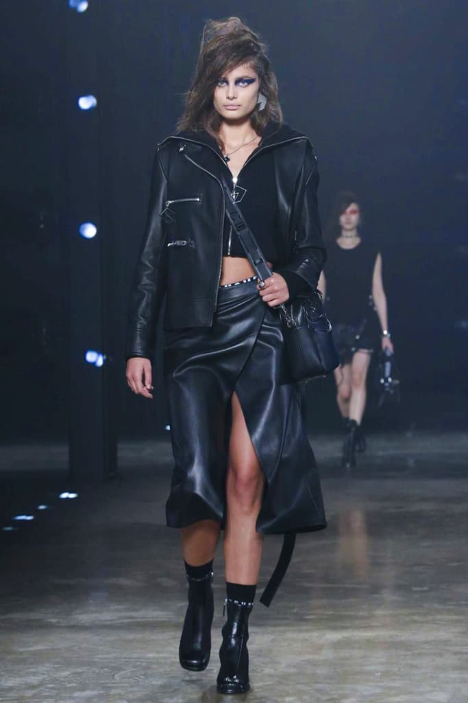 Versus Versace Bella Gigi Hadid 2017 Fall London