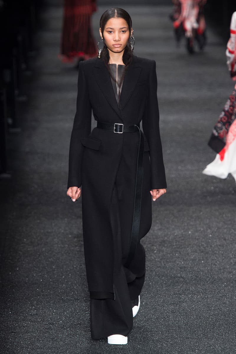 Alexander McQueen 2017 Fall Winter Collection