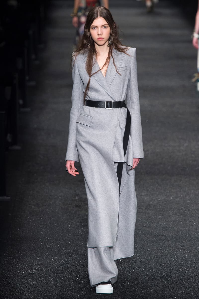 Alexander McQueen 2017 Fall Winter Collection