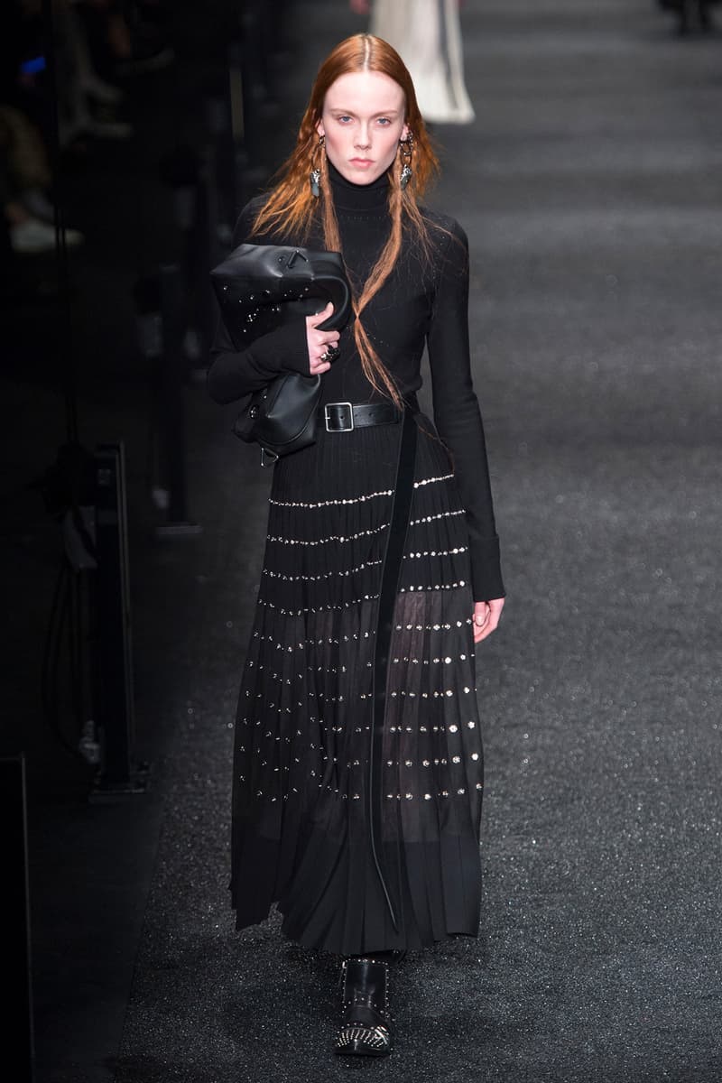 Alexander McQueen 2017 Fall Winter Collection