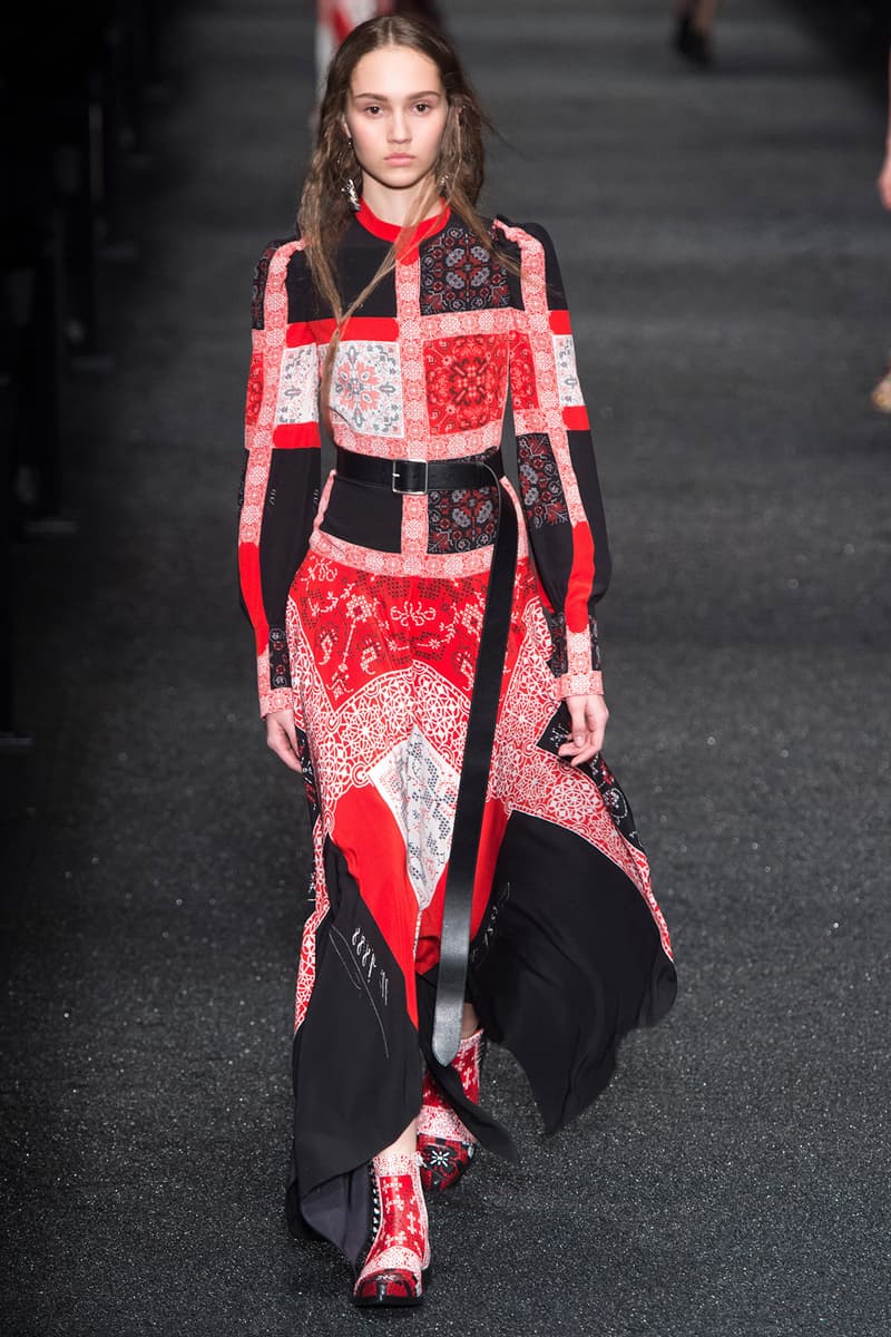 Alexander McQueen 2017 Fall Winter Collection