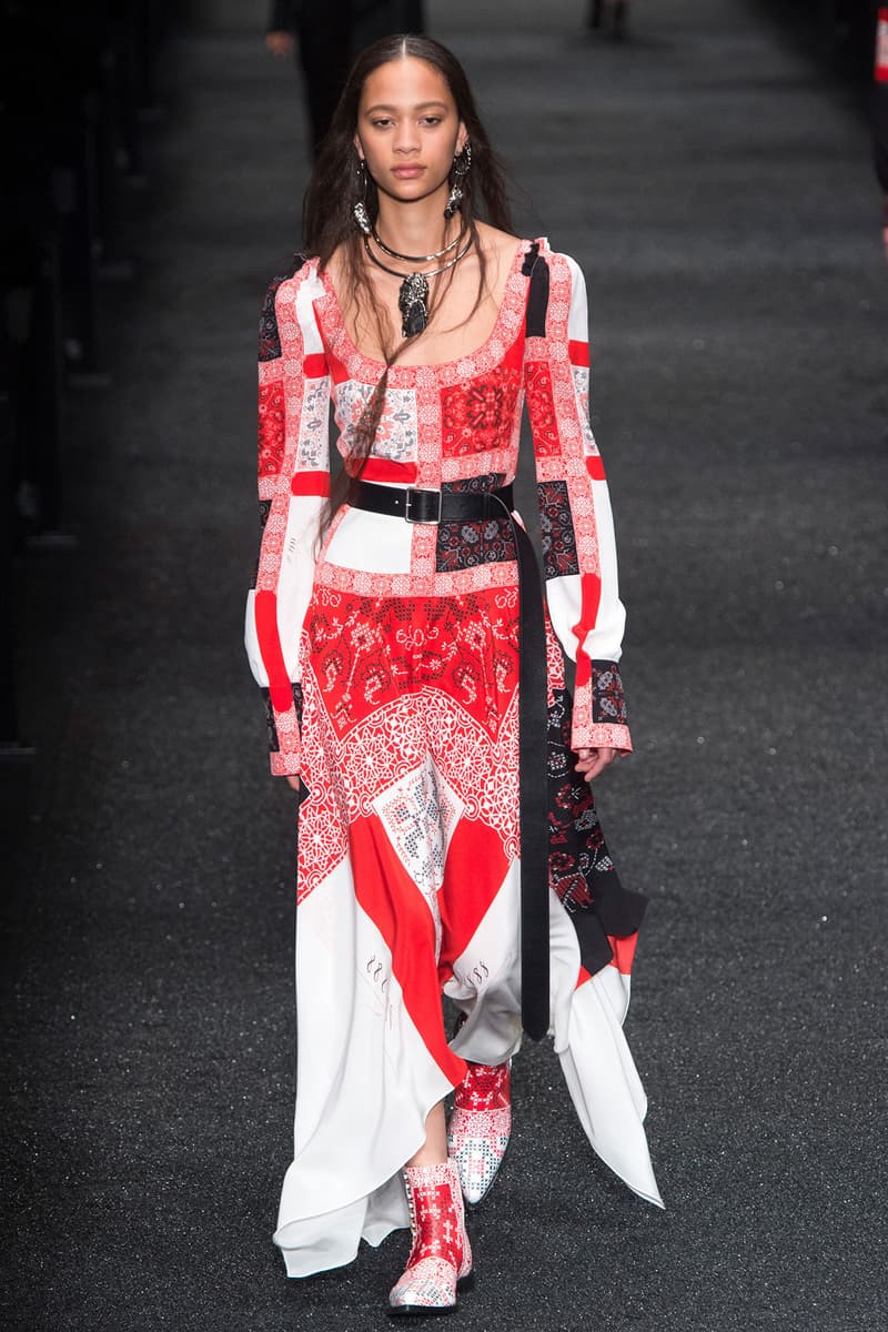 Alexander McQueen 2017 Fall Winter Collection