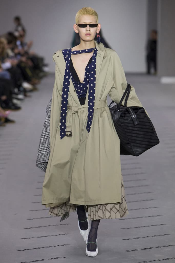Balenciaga 2017 Fall Winter Paris Fashion Week Demna Gvasalia