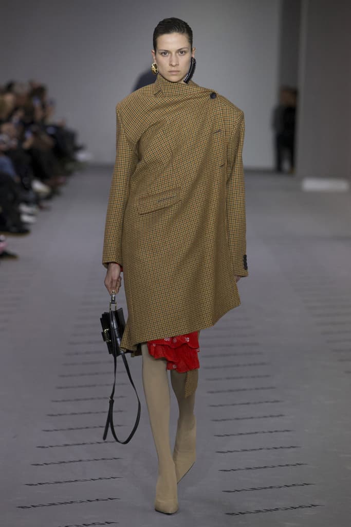 Balenciaga 2017 Fall Winter Paris Fashion Week Demna Gvasalia