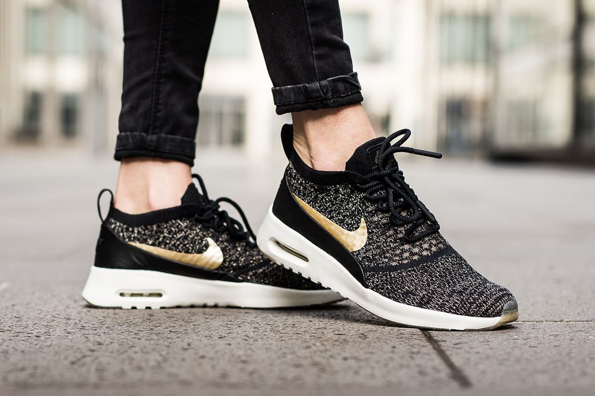 air max thea metallic lace up sneakers