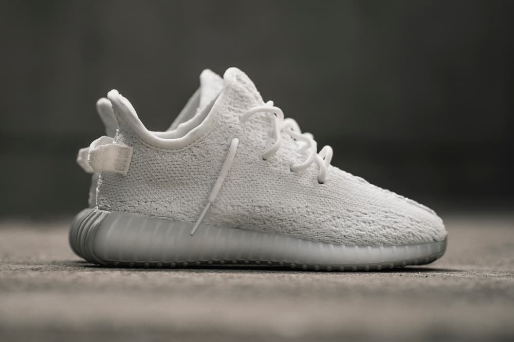 YEEZY BOOST 350 V2 Cream White