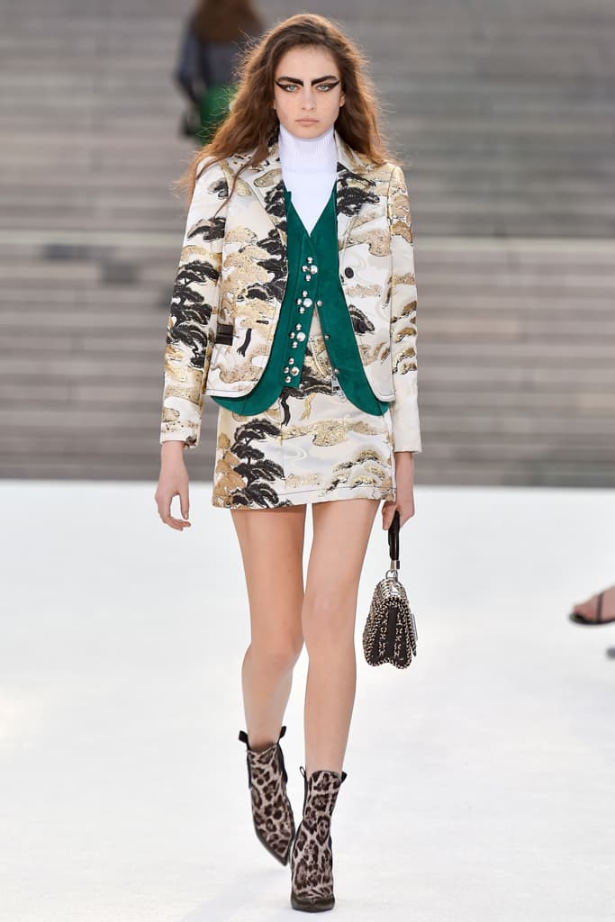 Louis Vuitton 2018 Cruise Runway Show Kyoto Collection