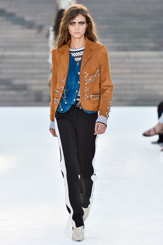 Louis Vuitton 2018 Cruise Runway Show Kyoto Collection
