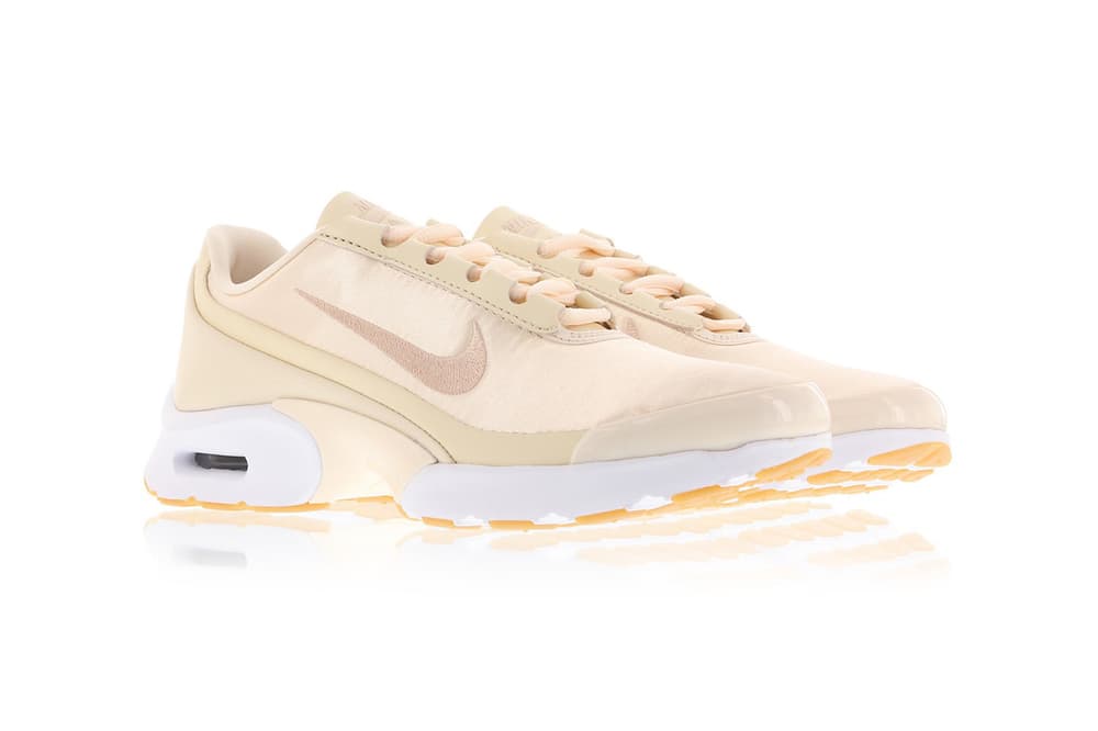Nike Air Max Jewell Barely Orange Fiberglass Blue