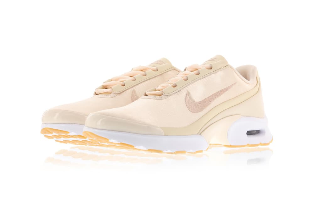 Nike Air Max Jewell Barely Orange Fiberglass Blue