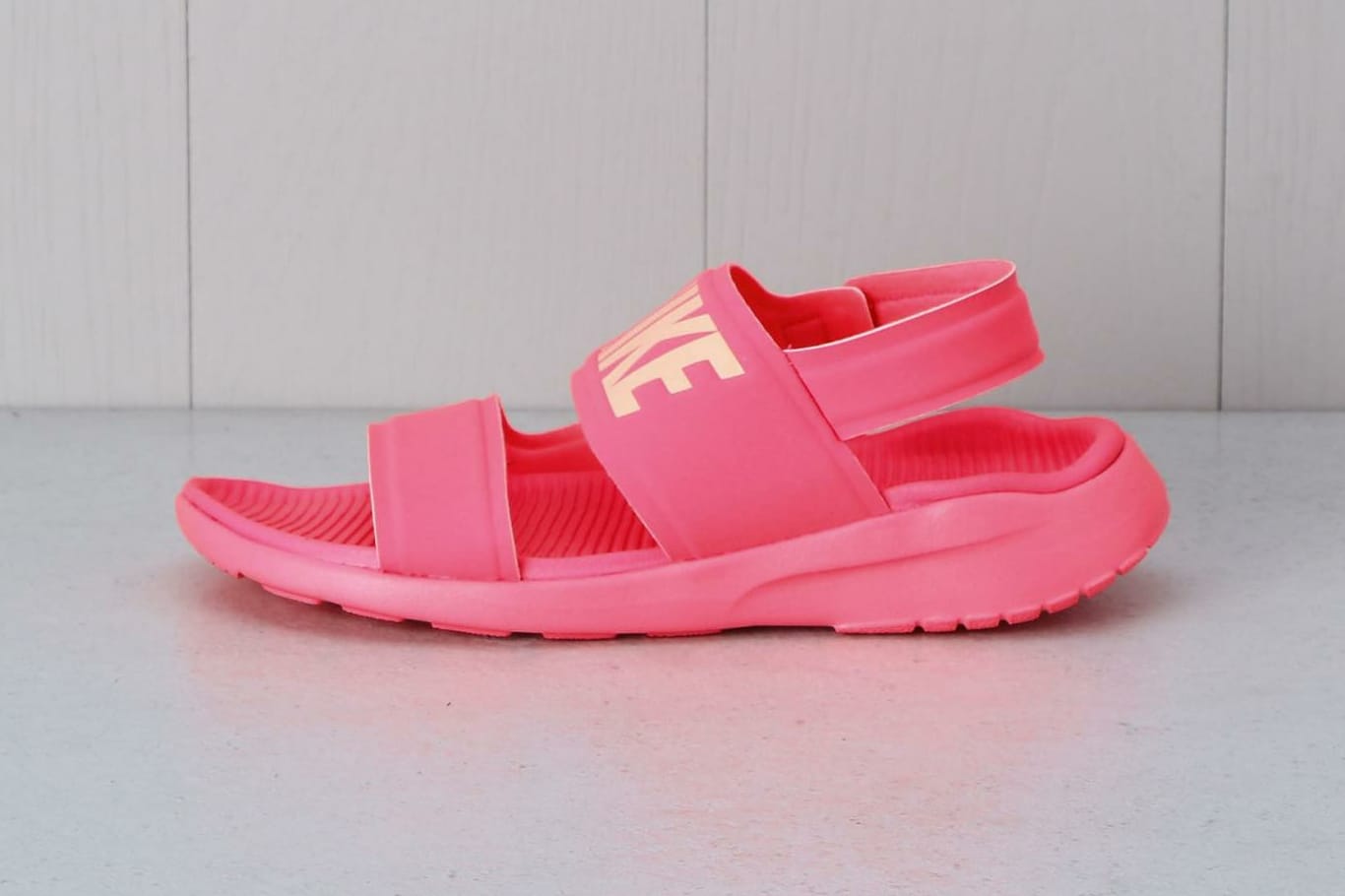 nike pink tanjun sandals