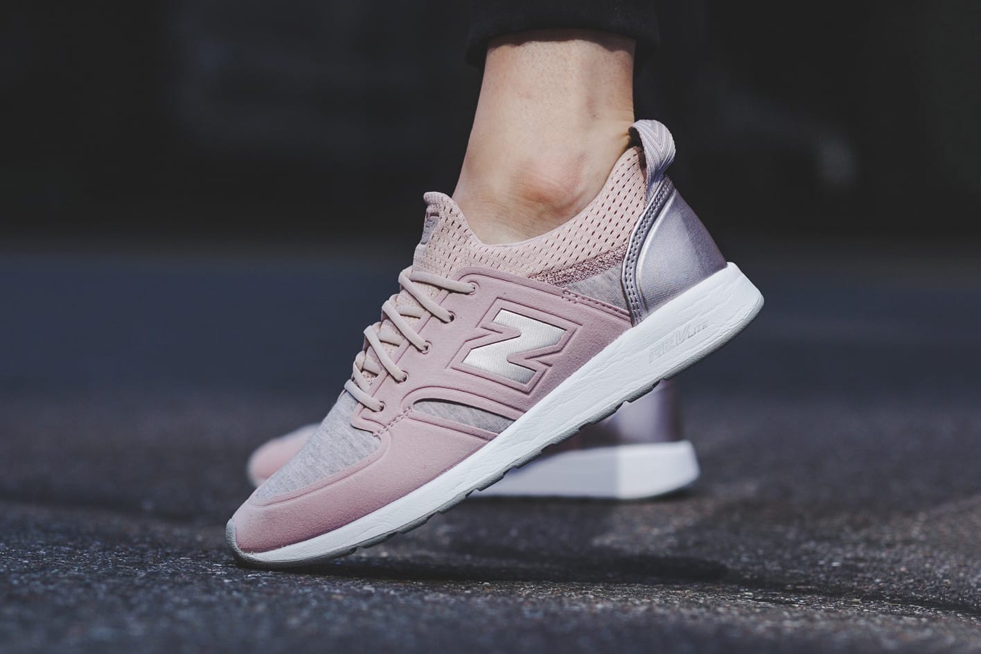 new balance 420 pink trainers