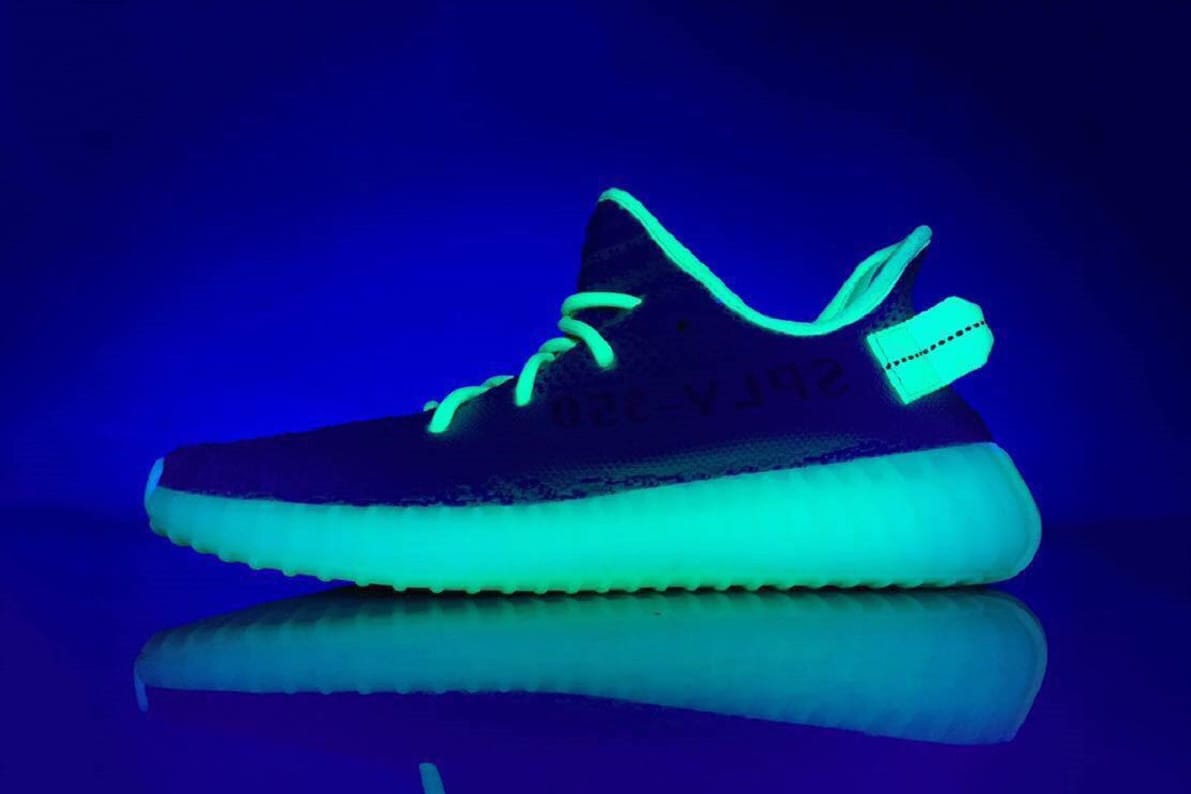 adidas yeezy boost 350 glow in the dark