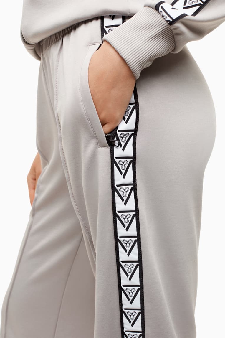 aritzia kappa lookalike tracksuit volga toshino