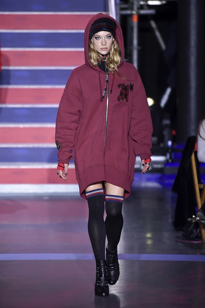 Gigi Hadid Tommy Hilfiger Fall Winter 2017 Runway Show Third Collaboration Jourdan Dunn Rock Circus Red Blue Black London Fashion Week LFW