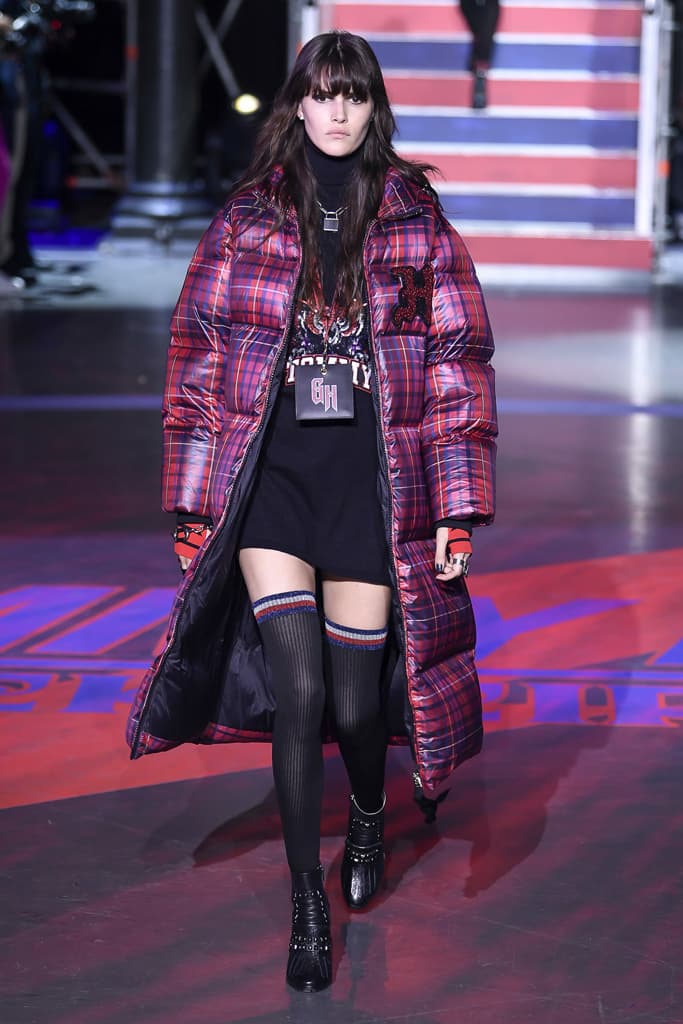 Gigi Hadid Tommy Hilfiger Fall Winter 2017 Runway Show Third Collaboration Jourdan Dunn Rock Circus Red Blue Black London Fashion Week LFW