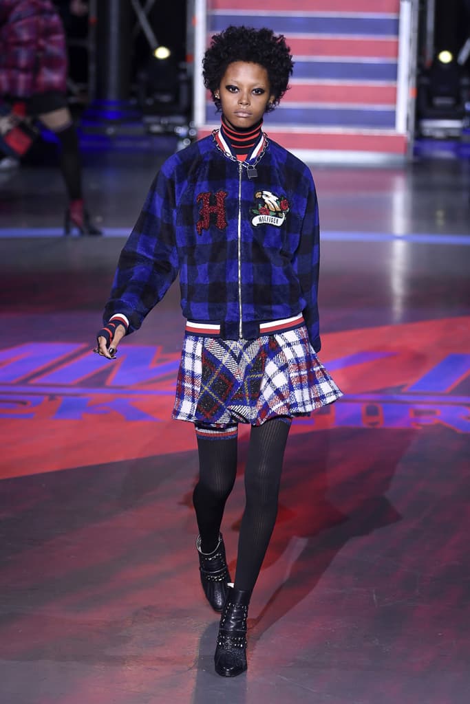 Gigi Hadid Tommy Hilfiger Fall Winter 2017 Runway Show Third Collaboration Jourdan Dunn Rock Circus Red Blue Black London Fashion Week LFW