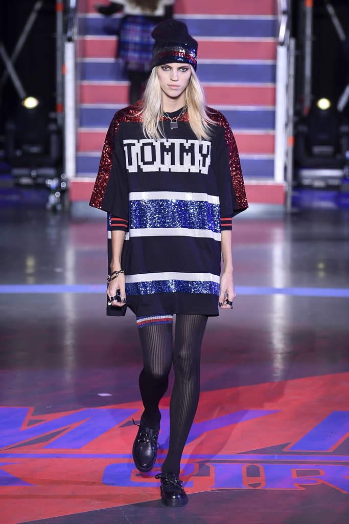 Gigi Hadid Tommy Hilfiger Fall Winter 2017 Runway Show Third Collaboration Jourdan Dunn Rock Circus Red Blue Black London Fashion Week LFW
