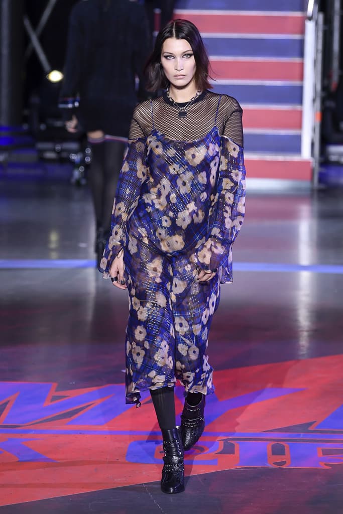 Gigi Hadid Tommy Hilfiger Fall Winter 2017 Runway Show Third Collaboration Jourdan Dunn Rock Circus Red Blue Black London Fashion Week LFW