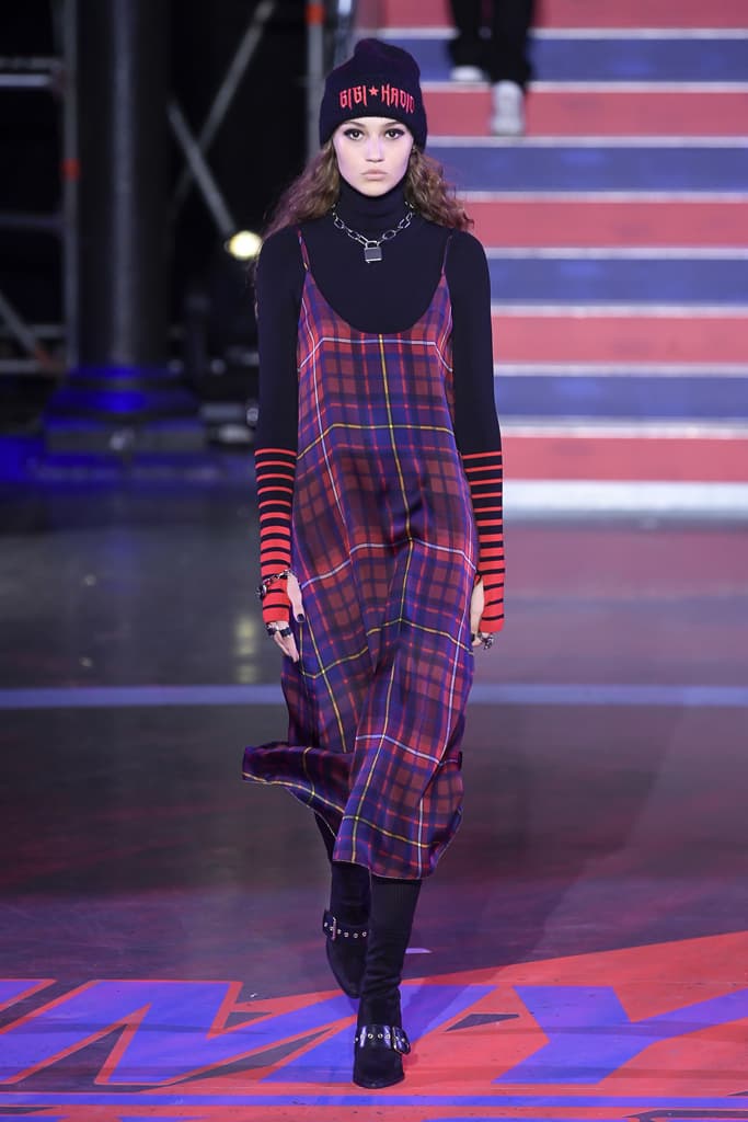 Gigi Hadid Tommy Hilfiger Fall Winter 2017 Runway Show Third Collaboration Jourdan Dunn Rock Circus Red Blue Black London Fashion Week LFW