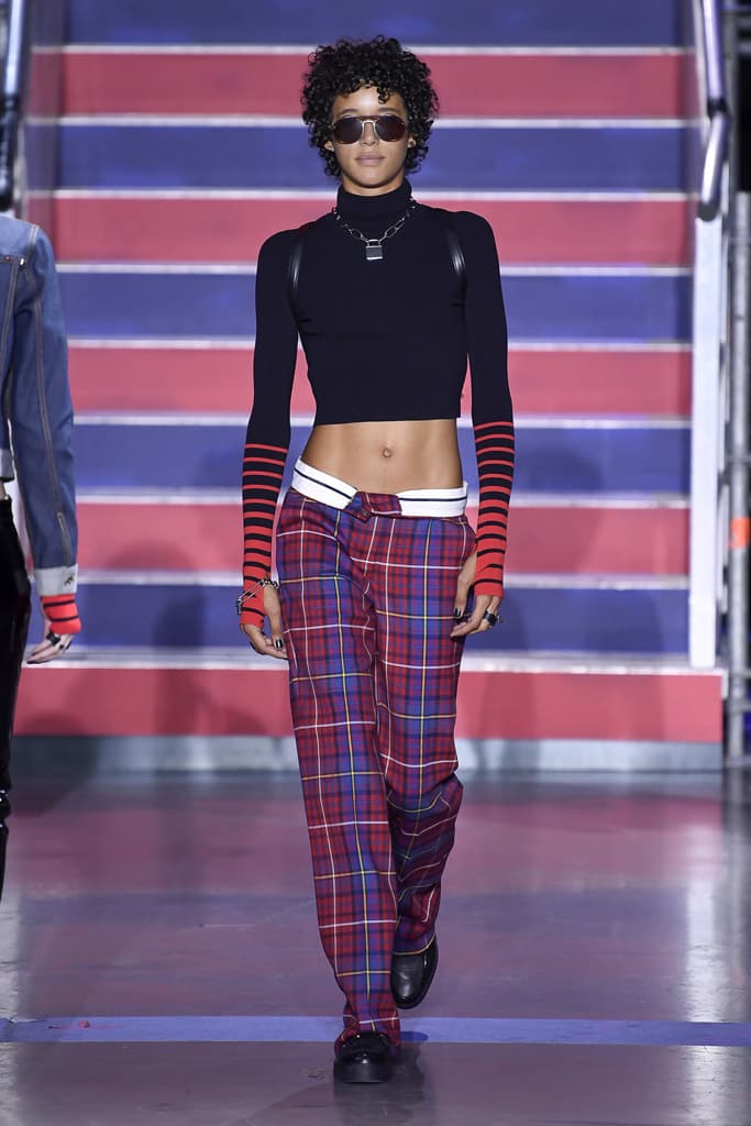 Gigi Hadid Tommy Hilfiger Fall Winter 2017 Runway Show Third Collaboration Jourdan Dunn Rock Circus Red Blue Black London Fashion Week LFW