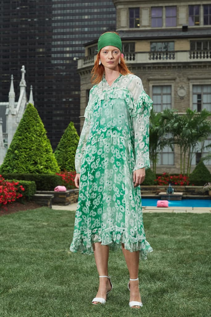 Juicy Couture 2018 Spring Ready To Wear Show Collection Tracksuits 2000 Paris Hilton New Direction Creative Director
