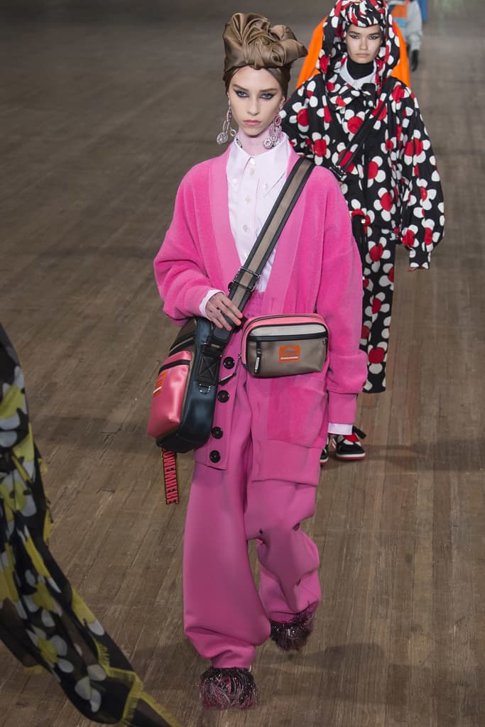 Marc Jacobs 2018 Spring Summer SS18 Collection NYFW New York Fashion Week MJ Kaia Gerber Kendall Jenner Gigi Hadid Bella Hadid Slick Woods Adwoa Aboah Taylor Hill Show